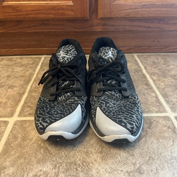 Jordan Shoes - Picture 6 of 7